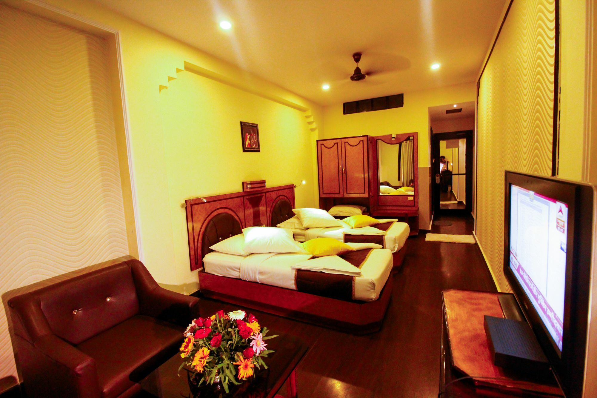 Hotel Rishi Regency Jabalpur Exterior foto